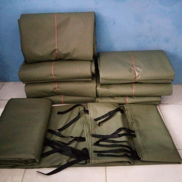 Bahan Kain Kanvas Terpal yang tebal dan juga kuat terhadap benda tajam