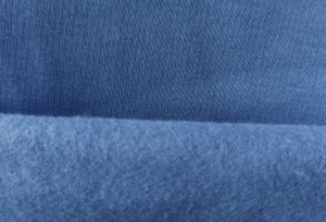 detail kain fleece katun
