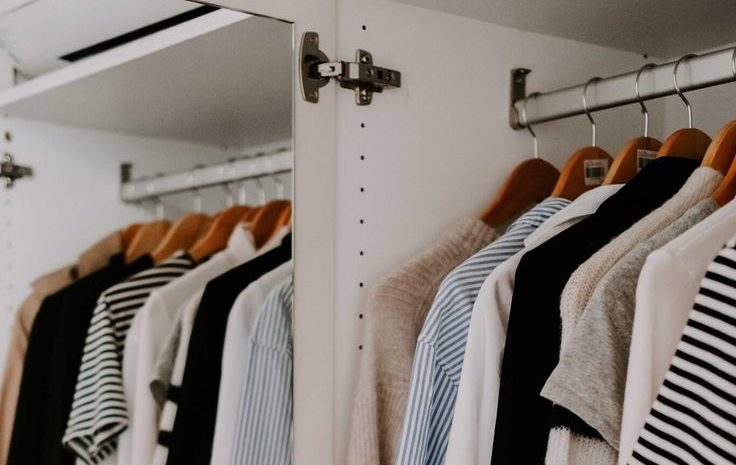 baju capsule wardrobe